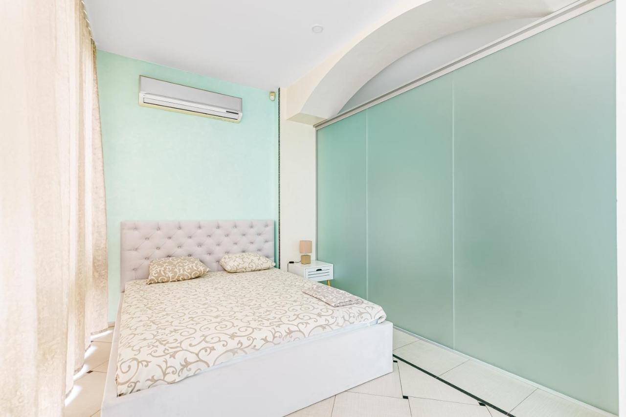 Deribasivska Cozy 4-Room Apartment Одеса Екстер'єр фото