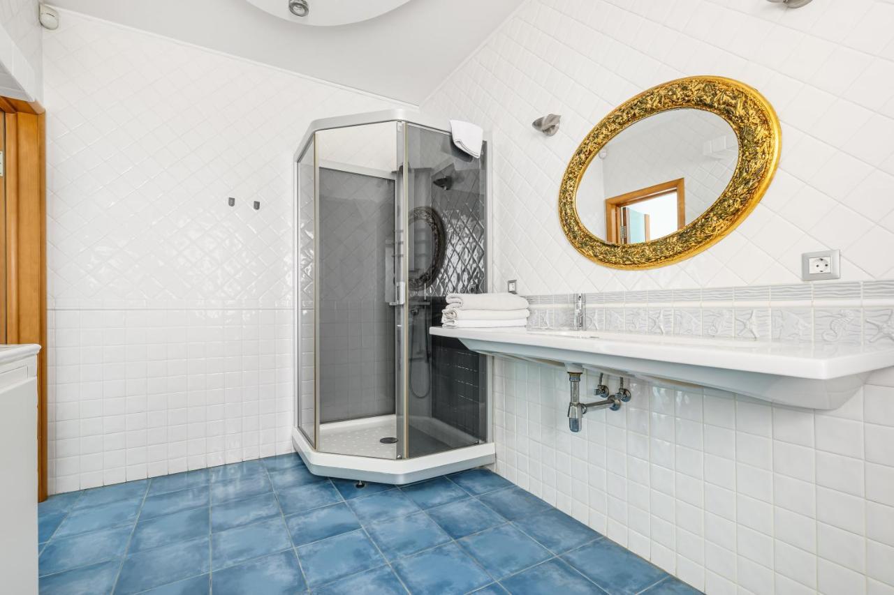Deribasivska Cozy 4-Room Apartment Одеса Екстер'єр фото