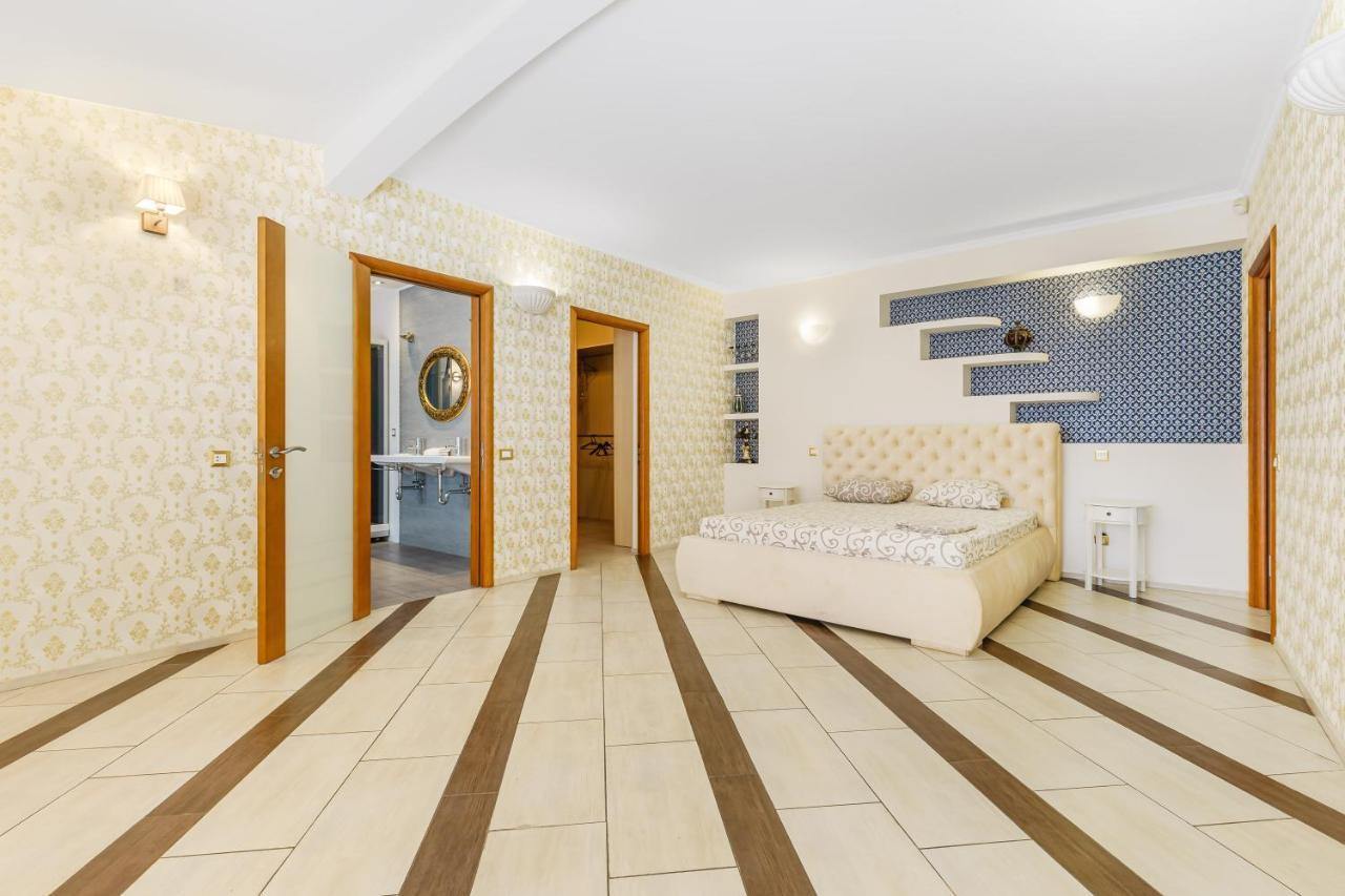 Deribasivska Cozy 4-Room Apartment Одеса Екстер'єр фото